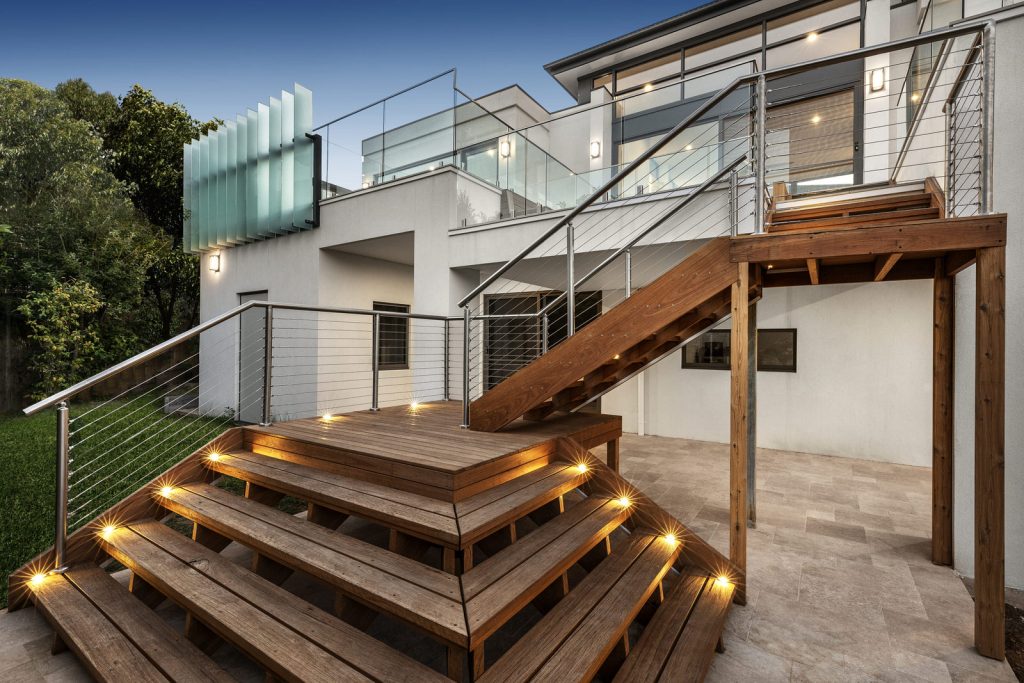 How To Choose The Best Glass Balustrade