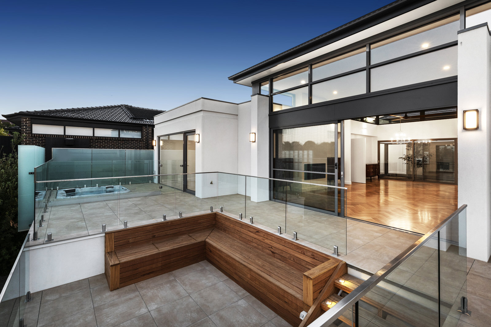 Insider Tips How To Choose The Best Glass Balustrade